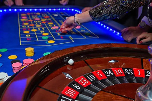 78wind5 Live Casino bài trực tuyến